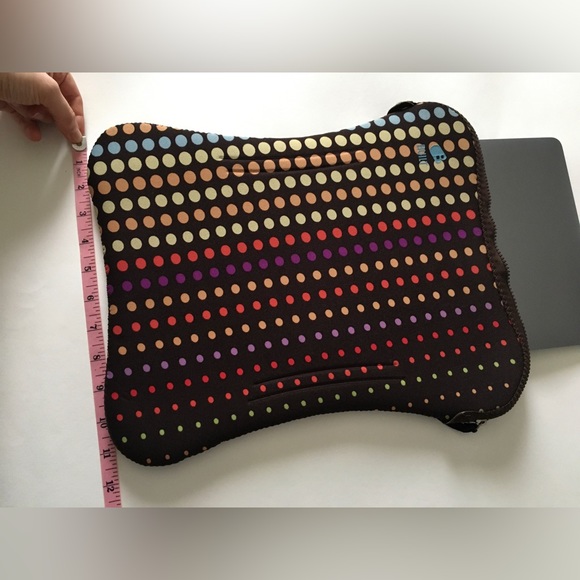 Laptop Zip- Up Sleeve 💻 - Picture 5 of 5